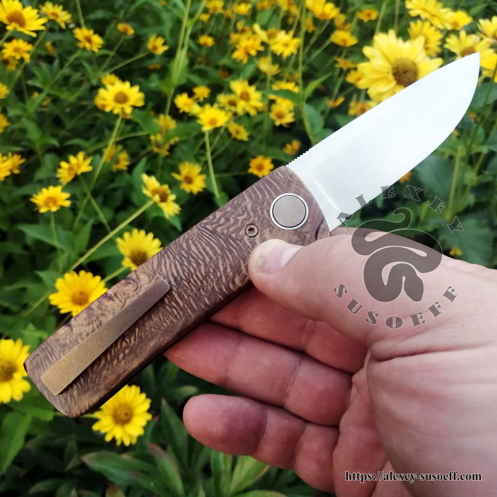 нож с накладками из стабилизированного дерева